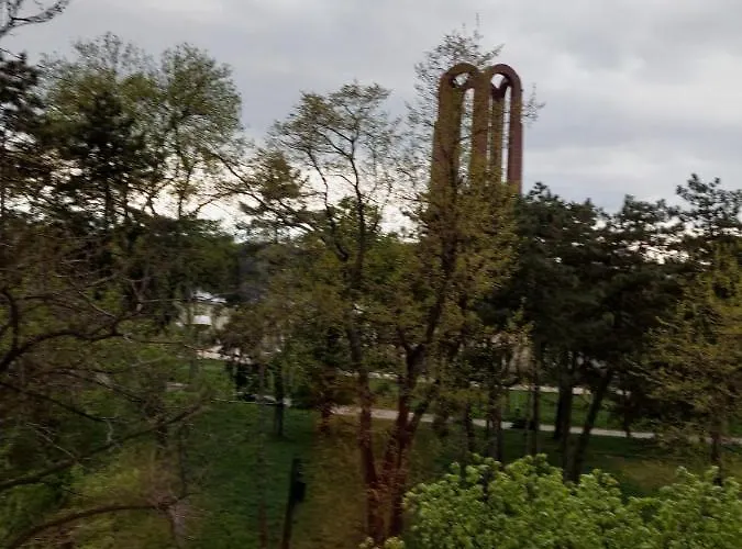 Between Parks - King Bed - - Football Field Apartmán *