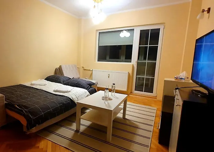 Between Parks - King Bed - - Football Field Apartmán