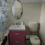 Between Parks - King Bed - - Football Field Apartament