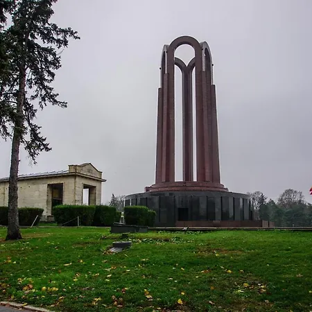 Between Parks - King Bed - - Football Field Bukarest