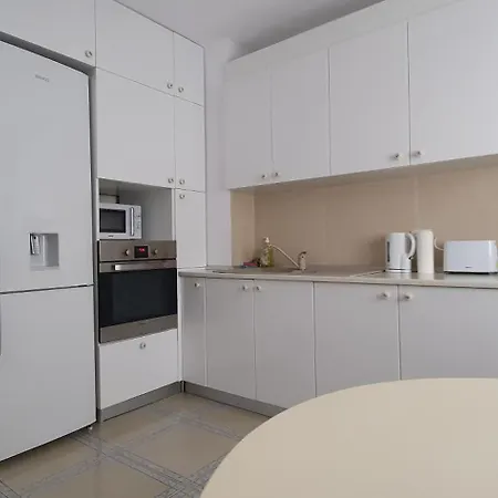Апартаменти Between Parks - King Bed - - Football Field Бухарест