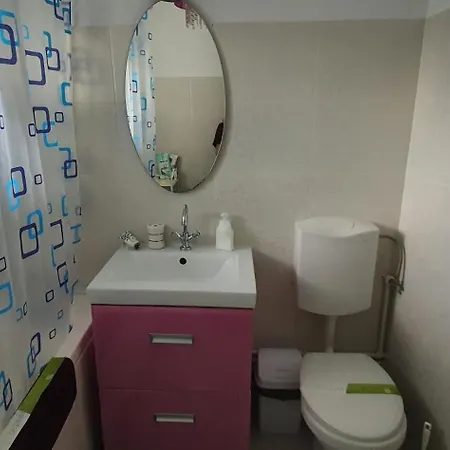 Between Parks - King Bed - - Football Field Appartement