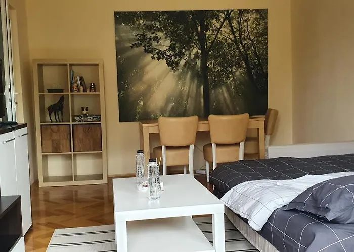 Between Parks - King Bed - - Football Field Bukarest