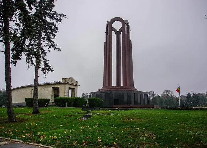 Between Parks - King Bed - - Football Field Bukarest