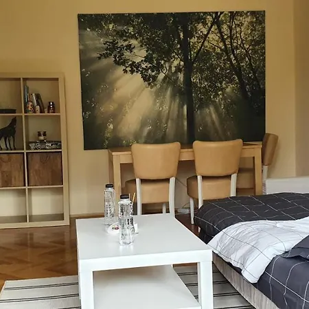 Between Parks - King Bed - - Football Field Bukarest