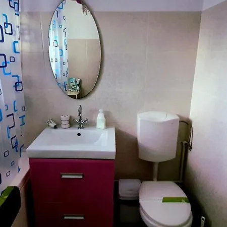 Between Parks - King Bed - - Football Field * Bukarest