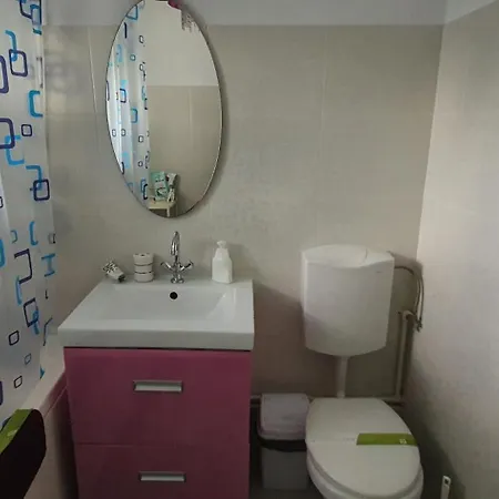 Between Parks - King Bed - - Football Field Bukarest